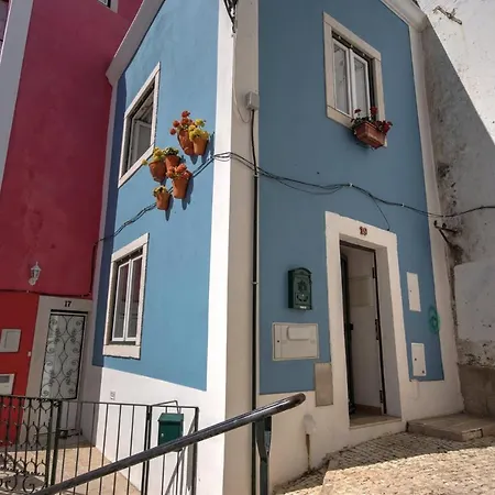 בית נופש The Famous Blue House *